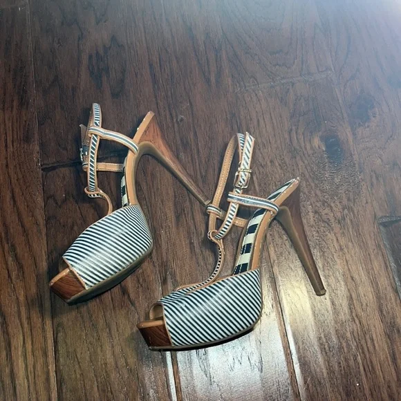 Gianni Bini navy blue white striped tan brown high heel sandals women’s shoes 8 - Picture 2 of 7